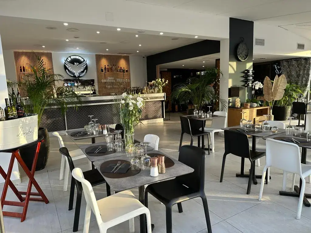 brasserie provencale restaurant in Londe-les-Maures