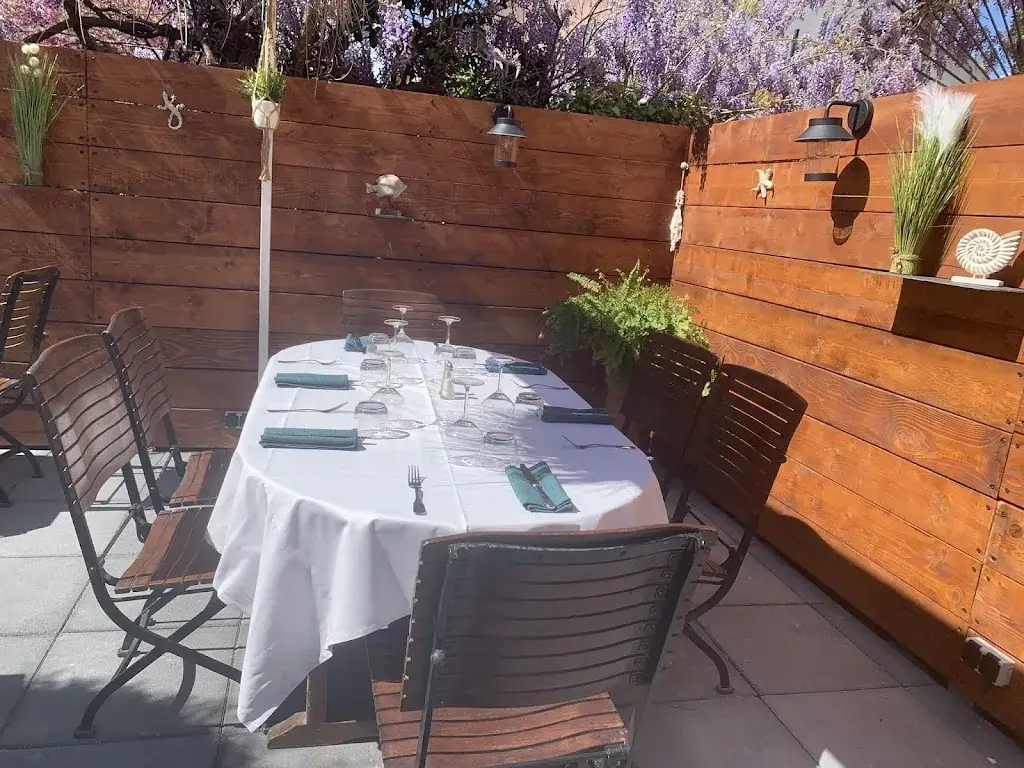 Le Jardin Provençal Restaurant in Londe-les-Maures