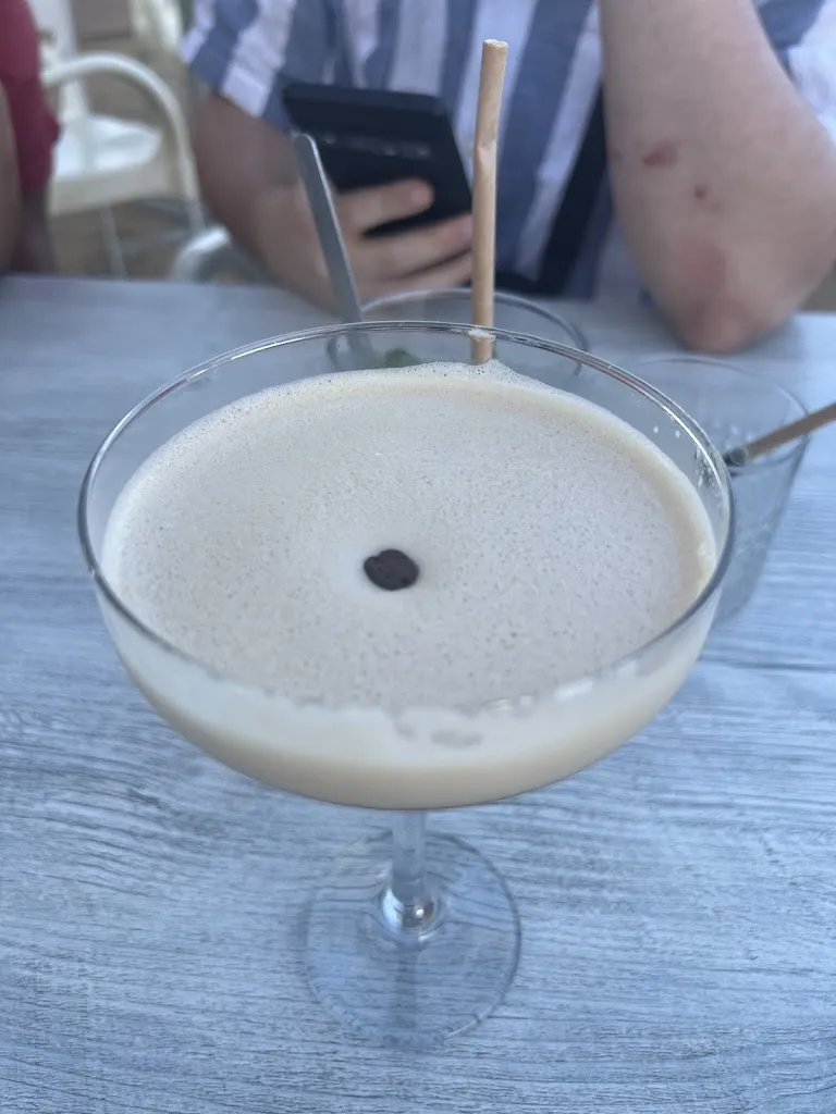 Julian Bernhauer_La Pipote_Londe-les-Maures_review