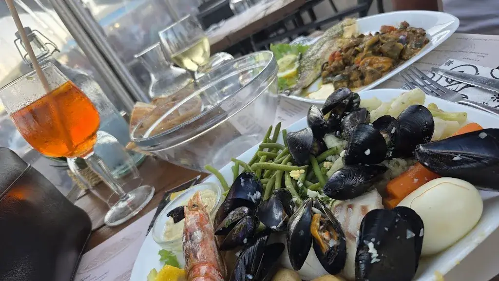 Poulinna Soso_Le Président_Londe-les-Maures_review