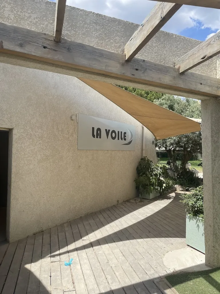 Ján Matejka_La Voile Plage_Londe-les-Maures_recensione