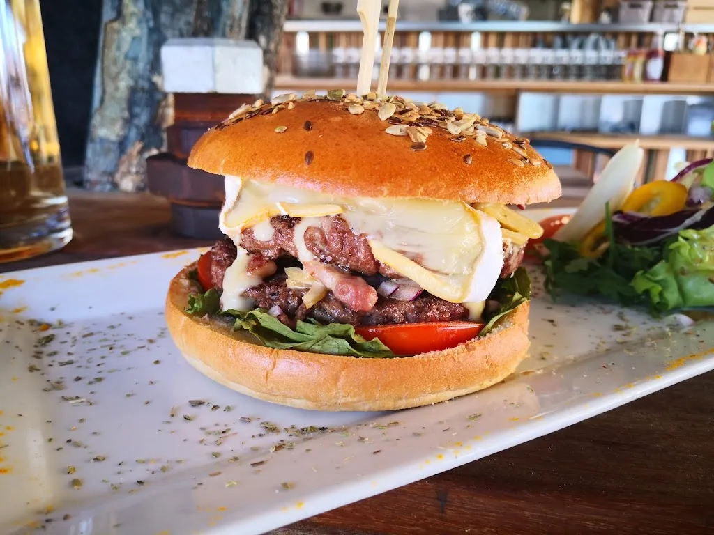 Chez Ludo_Londe-les-Maures_slider_image_2