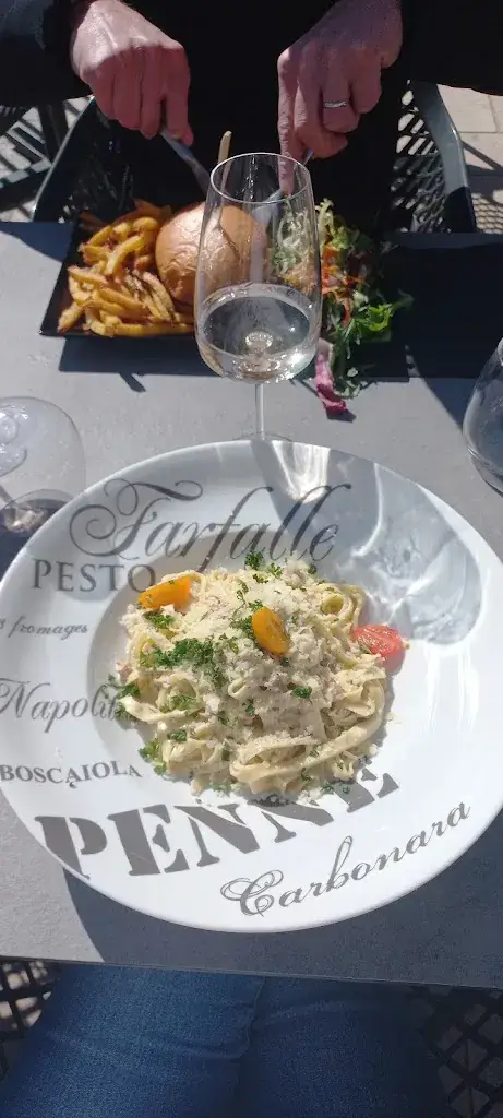 L L_L'Imprévu_Londe-les-Maures_review