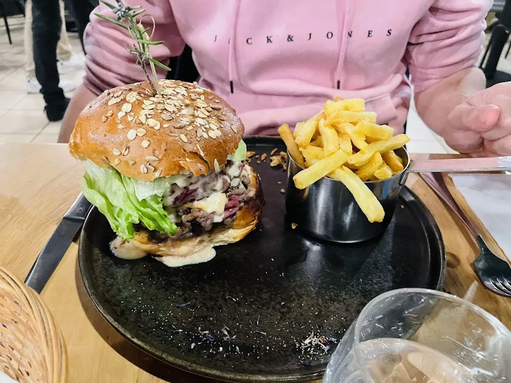 Océane Volle_Chez LAPAPEM Restaurant et Traiteur_Peyrins_review