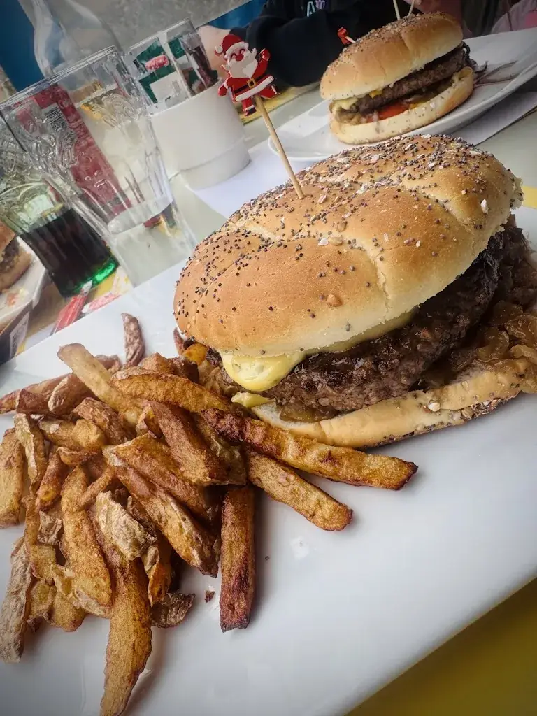 SNACK CHEZ MICKA_Londe-les-Maures_slider_image_2