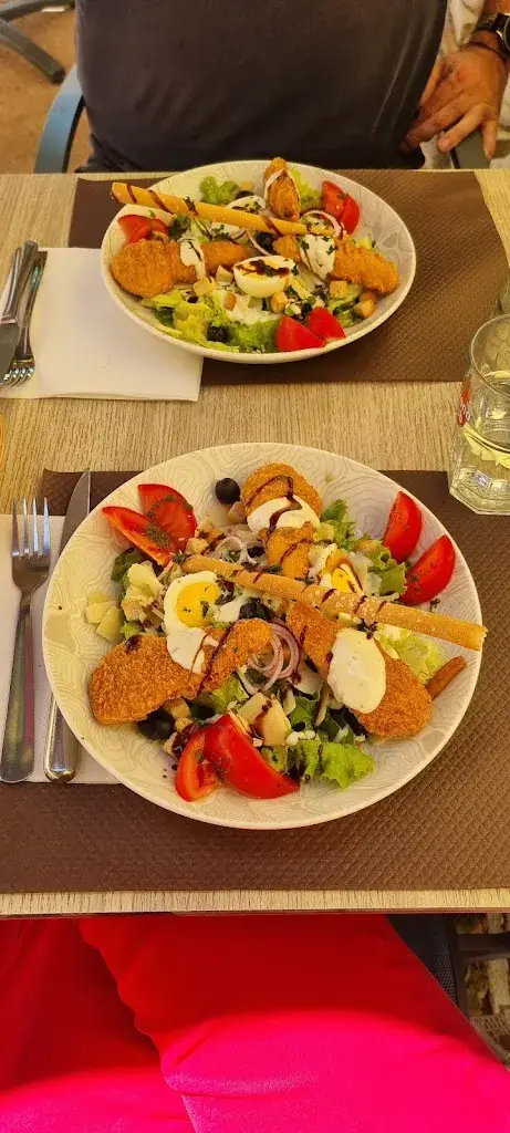 Laura Lpr_Auberge de la Loube_Roquebrussanne_review