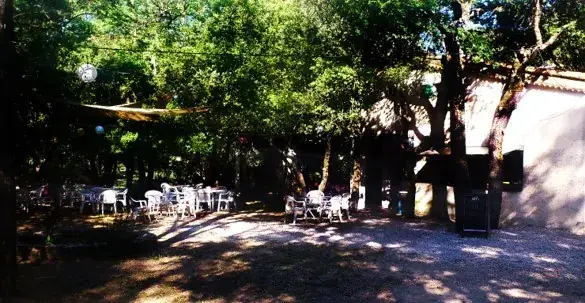 stephanie flury_Les 9 Fontaines_Roquebrussanne_review