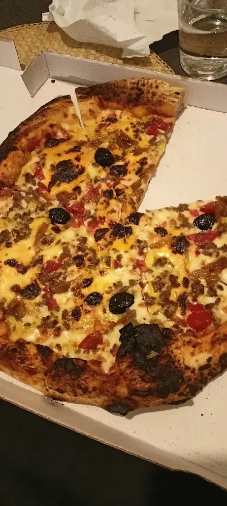 Christophe Sigalat_Charly pizza_Roquebrussanne_review