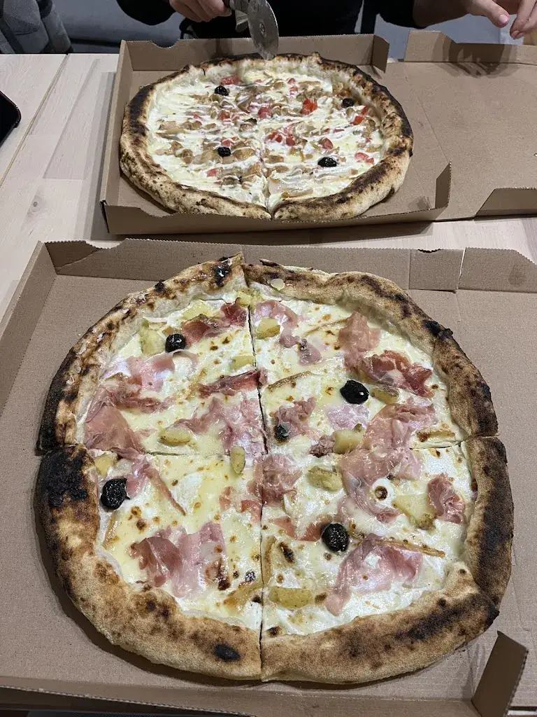 Maxime Leonzi_Charly pizza_Roquebrussanne_review