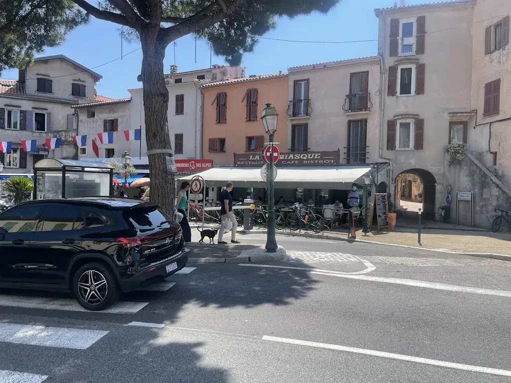 adam home_La Cave Turbiasque_Turbie_review