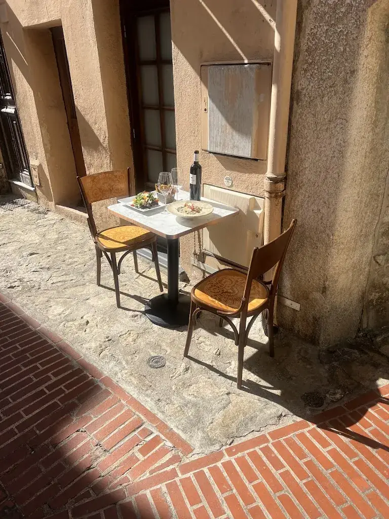 La Cave Turbiasque Restaurant in Turbie