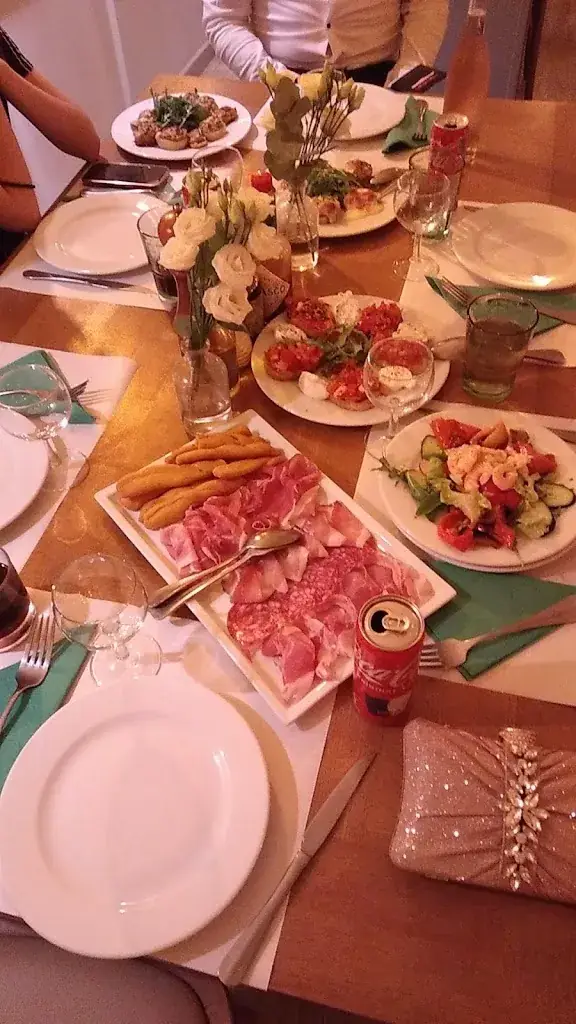 Rebecca cutayar_Aux Amis d'Auguste_Turbie_Bewertung