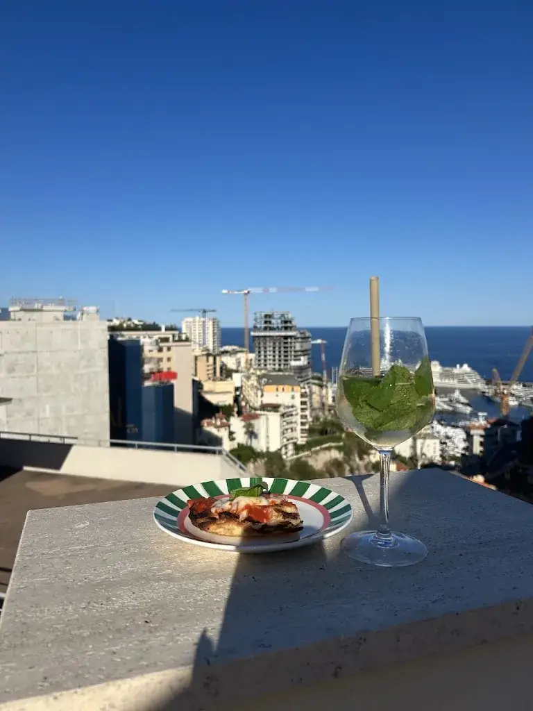 Léa Gréhaigne_Rooftop Basta Pinsa_Beausoleil_review