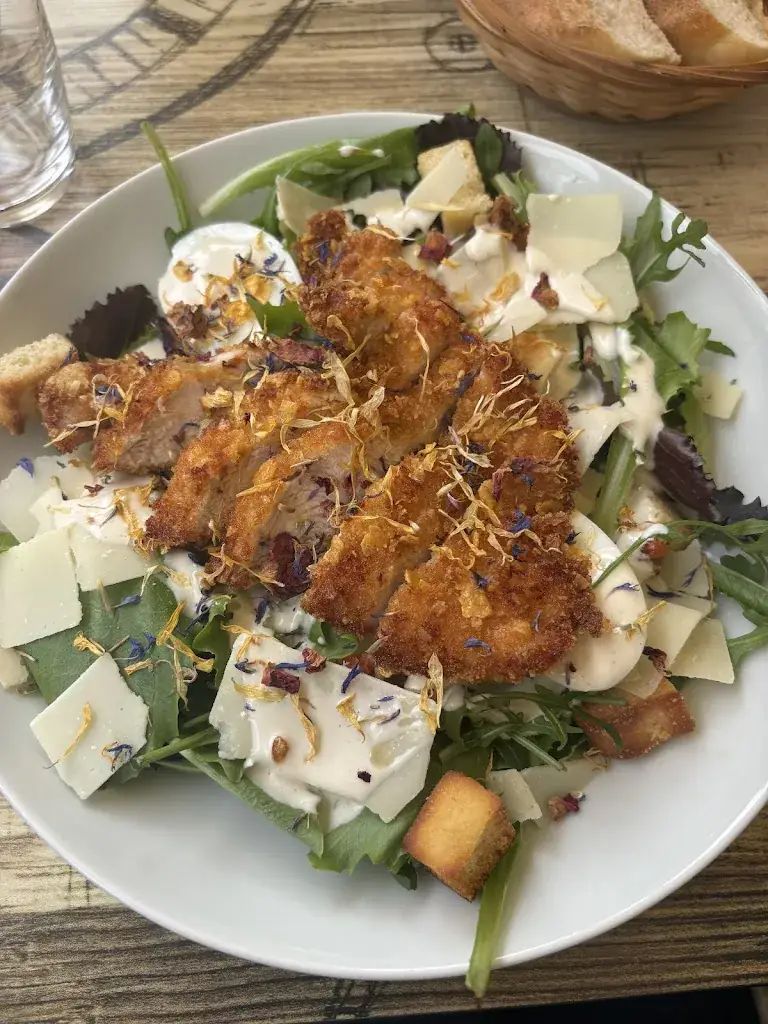 Naomi Amato_La tavola_Trinité_review