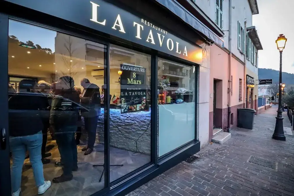La tavola ristorante a Trinité