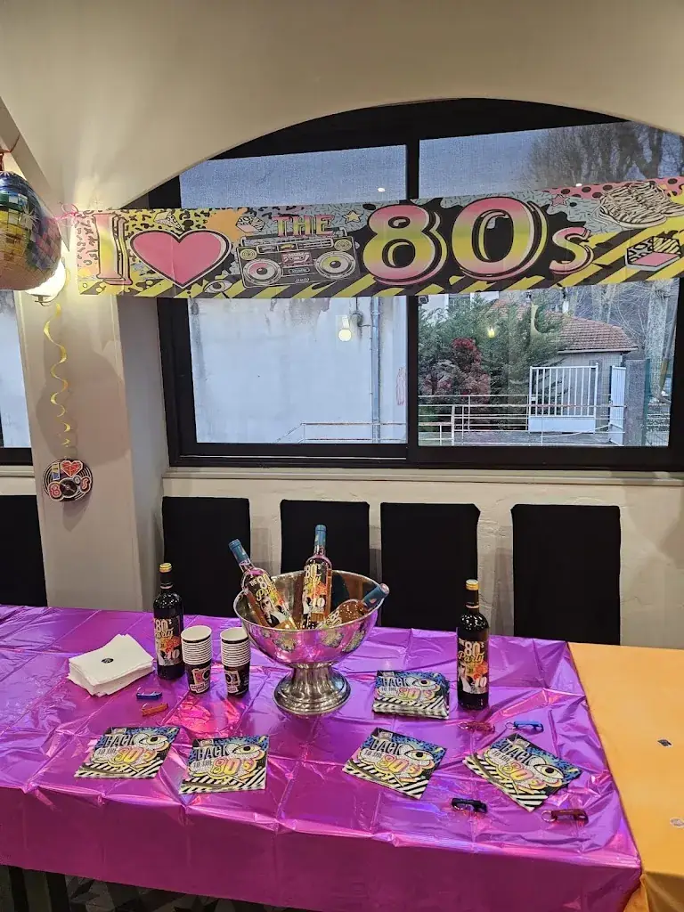 Emmanuel DENELE_Le Pavillon Bleu_Trinité_review