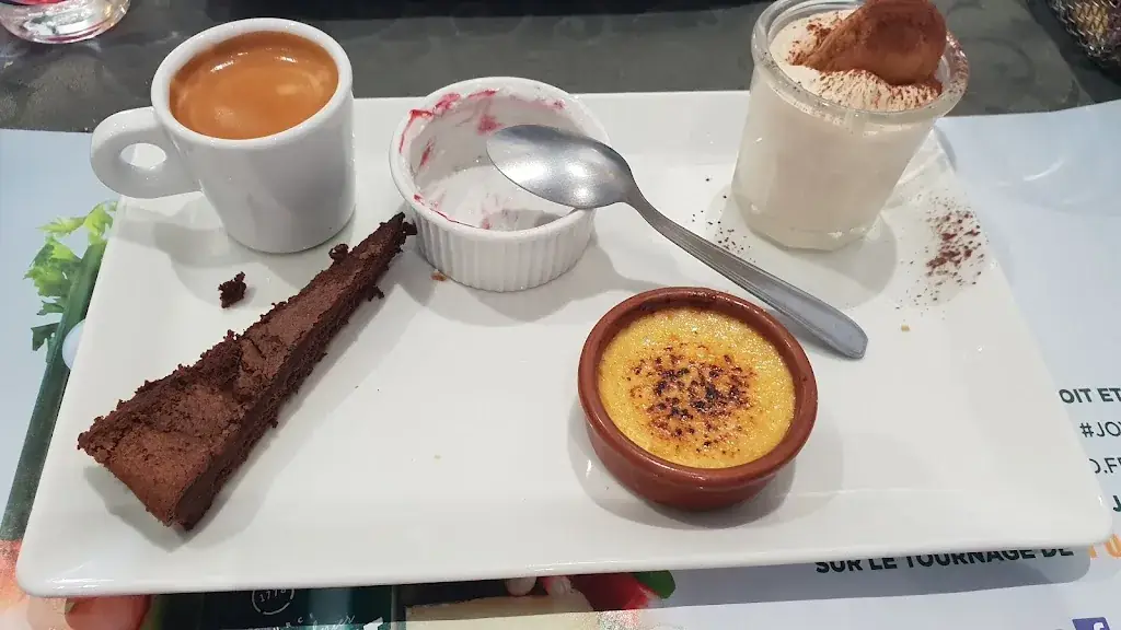 Jerem PIT_Le Pavillon Bleu_Trinité_review