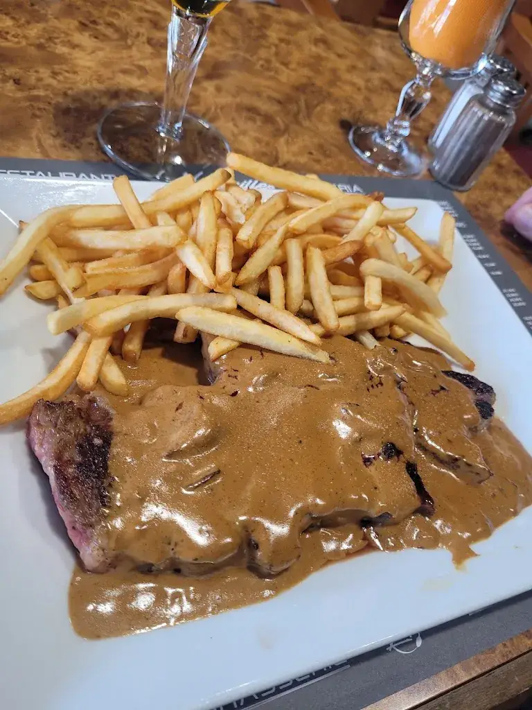 Brasserie Le Versailles La Trinité_Trinité_slider_image_2