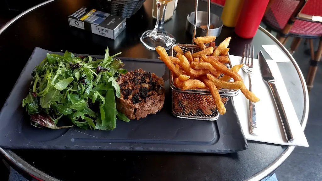 Royal Trinité_Paris_slider_image_2