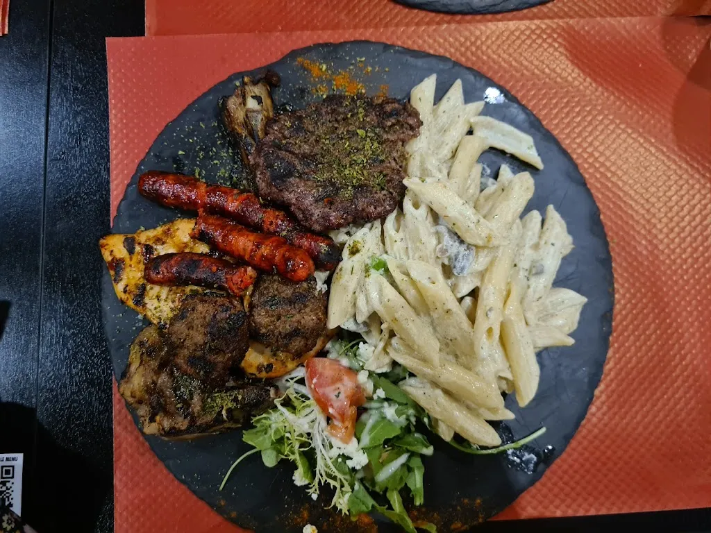 Morteza Sharifi_Le Wood's_Trinité_review