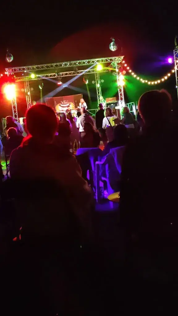 titi Nini_Restaurant Des Balmes Le Tahiti_Romans-sur-Isère_review