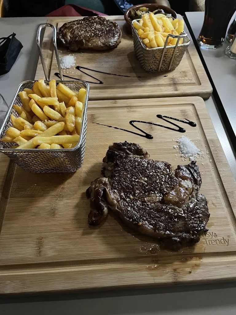 Faris Alh_Black Angus_Marseille_review