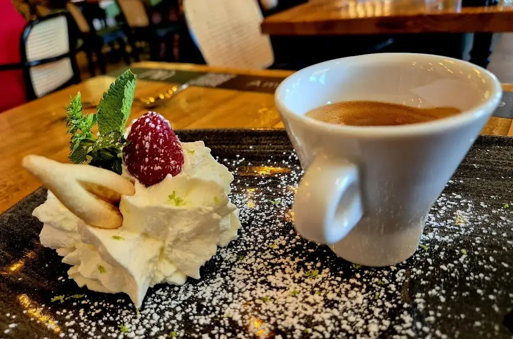 Più Marseille la Valentine_Marseille_slider_image_2