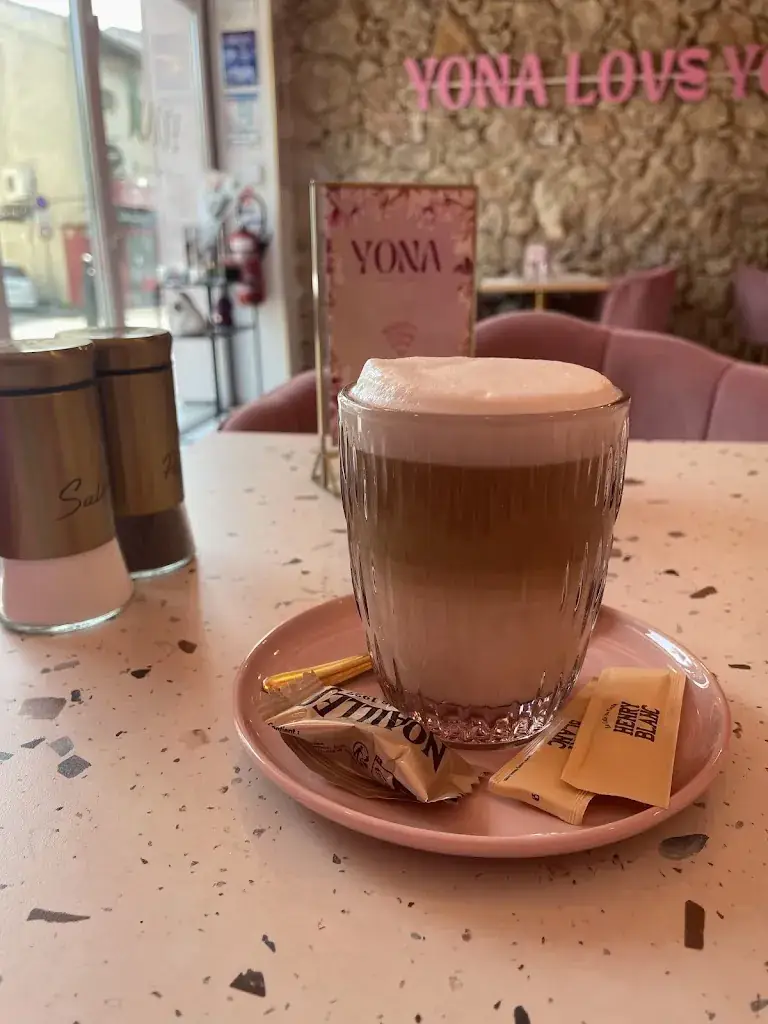 Anissa .R_YONA LA VALENTINE_Marseille_review