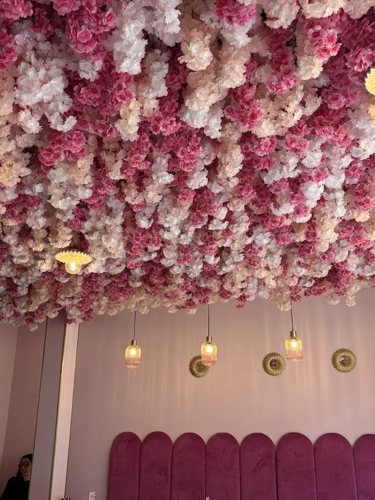 Emilie B_YONA LA VALENTINE_Marseille_review