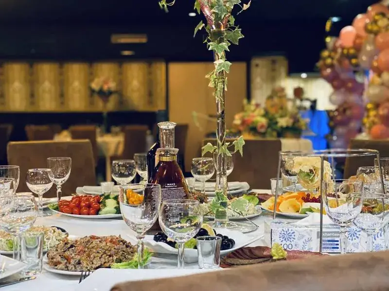 GOLD EAGLES Restaurant Brasserie Pub_Marseille_slider_image_3