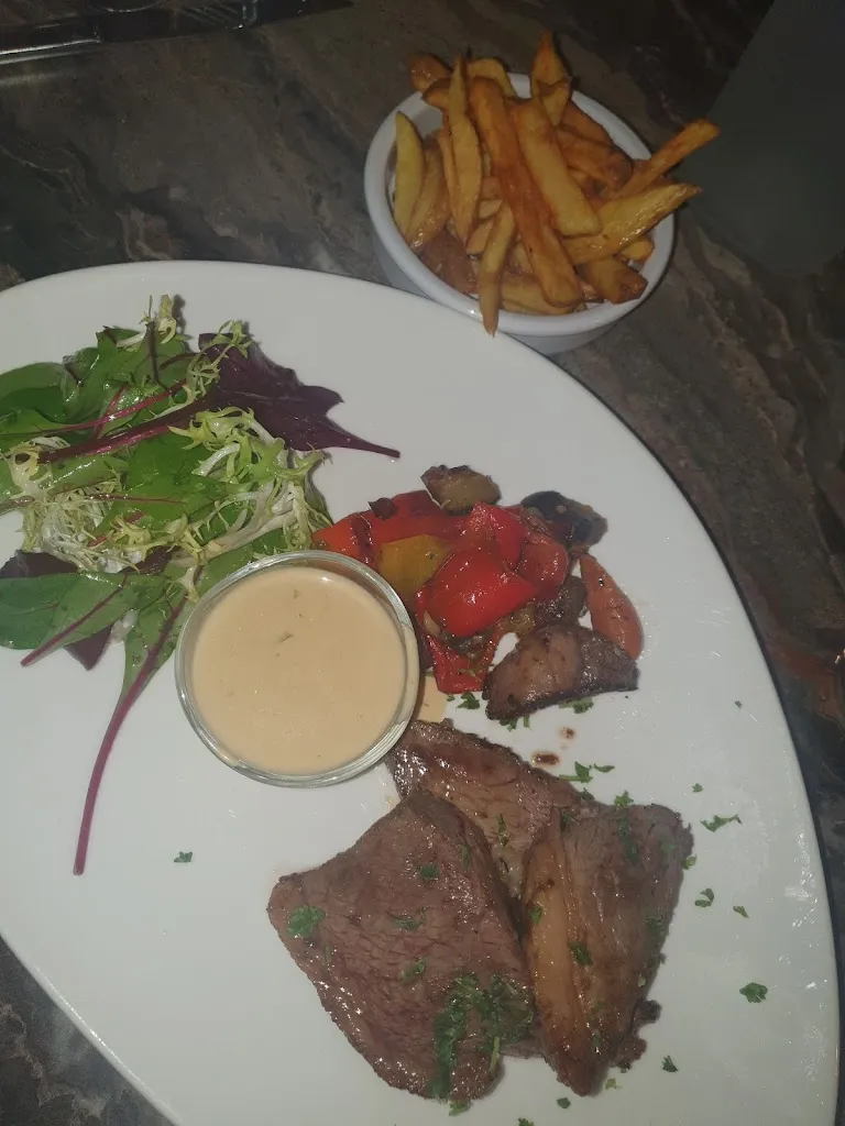 Josée SEZAN_Le Jardin Cache_Marseille_review