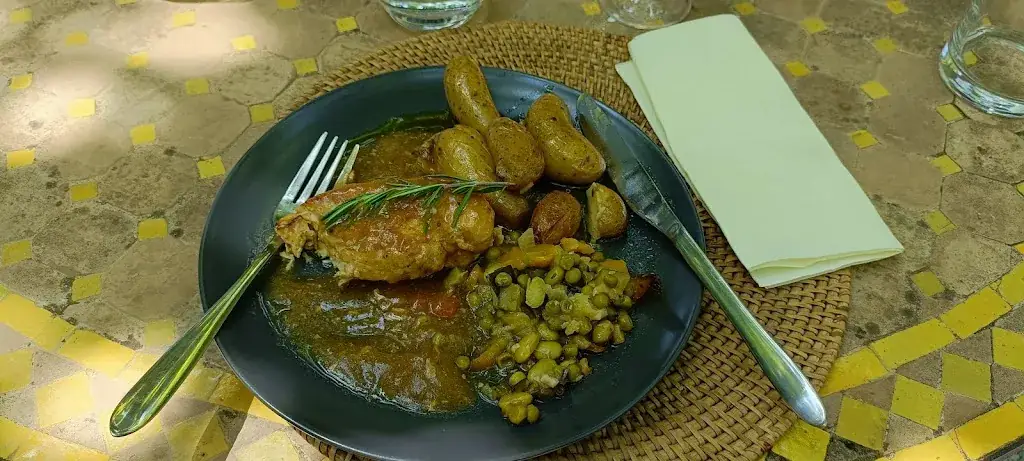 Kadek Red_Hôtel Mas des Grès_Lagnes_review