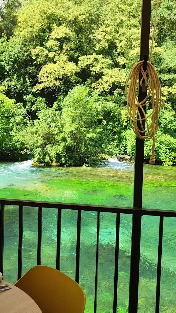 Restaurant Philip_Fontaine-de-Vaucluse_slider_image_2