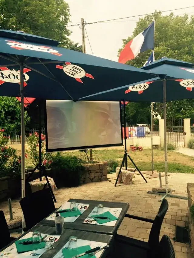 Brasserie Ferrero restaurant in Lamanon