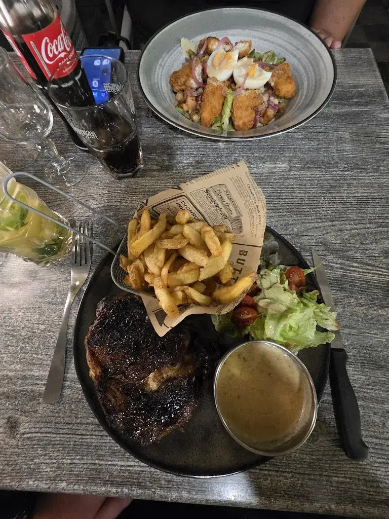 Hélder Barros_L'Oustaou_Seyne-sur-Mer_review