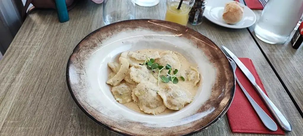 tina Cmp_l'Inizio TRATTORIA les Sablettes_Seyne-sur-Mer_review