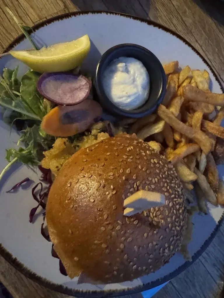 Rawand Ben Brahim_La Paillote Fabregas_Seyne-sur-Mer_review