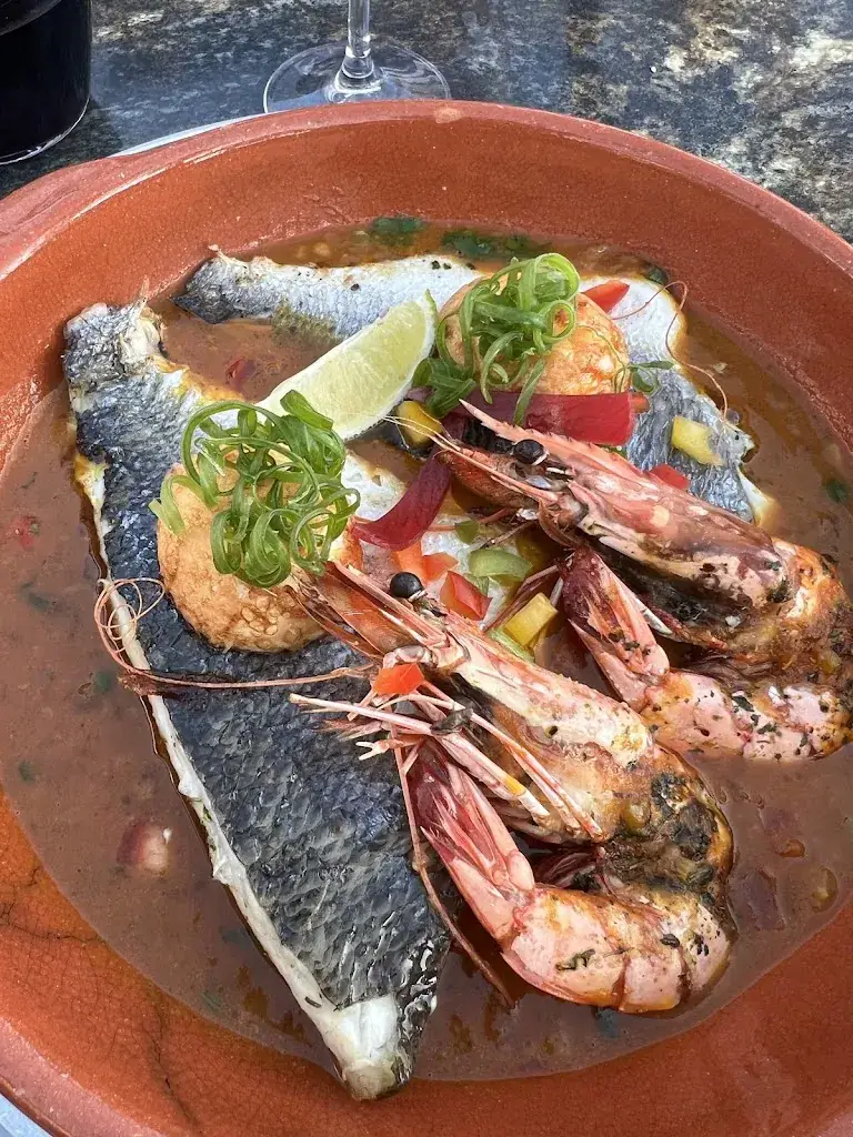 Nikom Rittipetch_Annananta_Seyne-sur-Mer_review