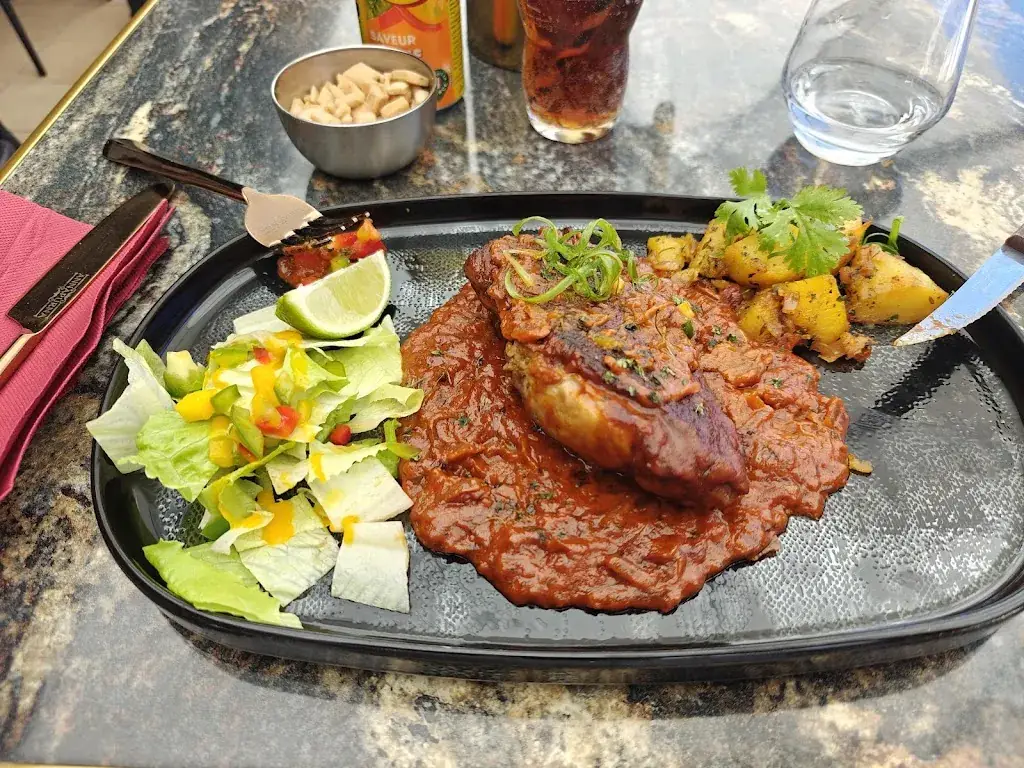 Tao Olocan_Annananta_Seyne-sur-Mer_review