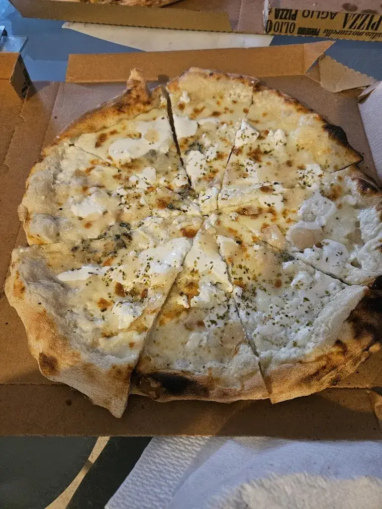 Laura Mazeau_CASA NOSTRA_Seyne-sur-Mer_review