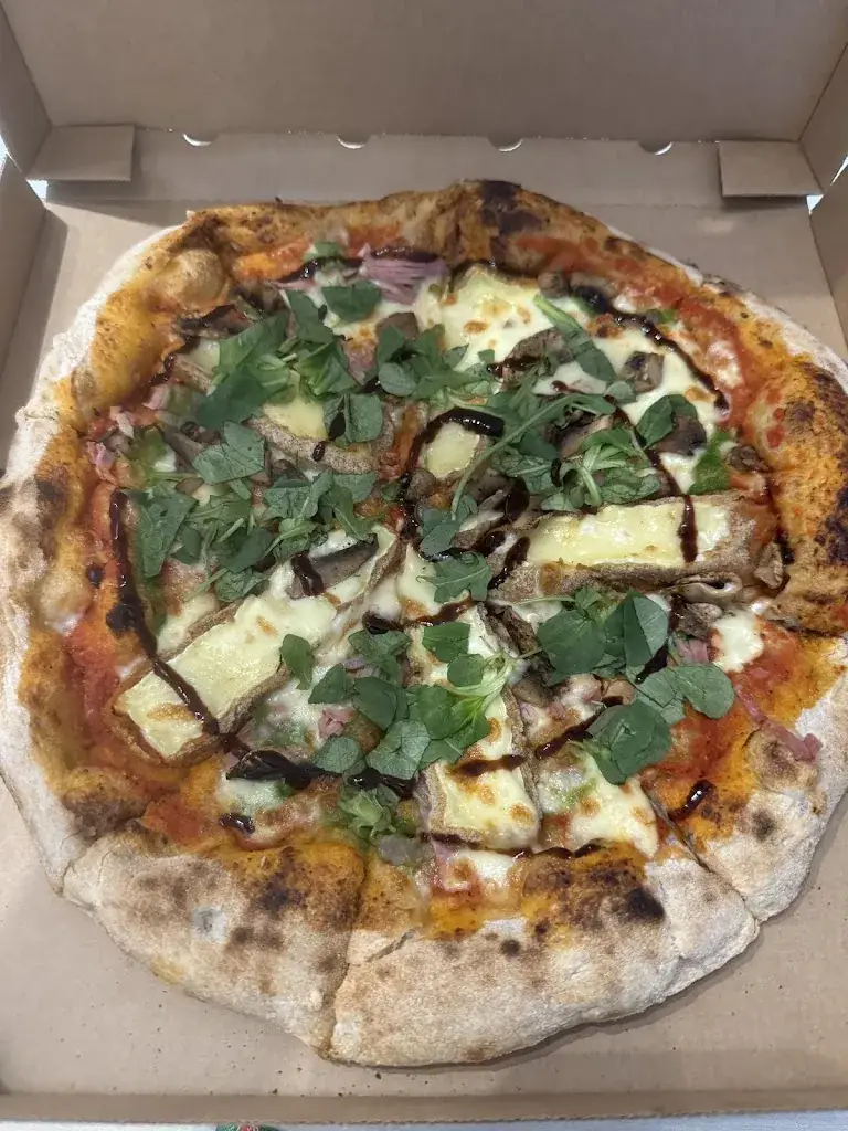 Hugo_Pizz'en seyne_Seyne-sur-Mer_review