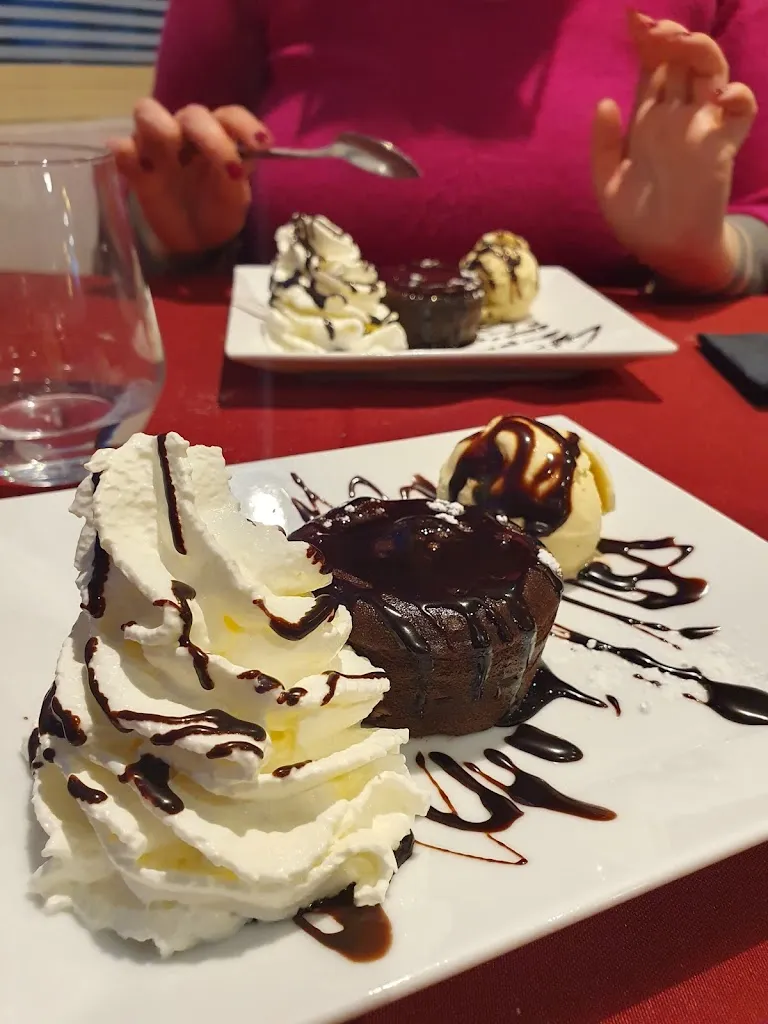 Guilherme Fadista_La Régalade cuisine française&Italienne, produits frais, fait maison, karaoke, soirée dansante et soirée à thème_Seyne-sur-Mer_review