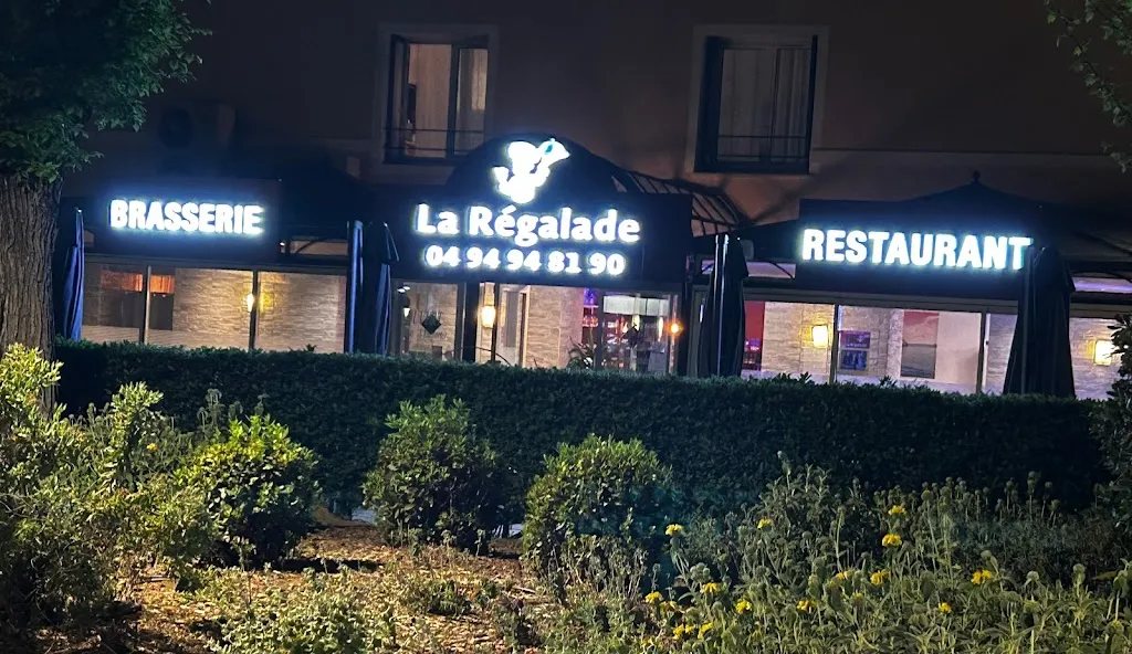 La Régalade cuisine française&Italienne, produits frais, fait maison, karaoke, soirée dansante et soirée à thème restaurant à Seyne-sur-Mer
