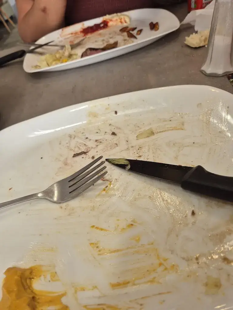 Isabelle Taiore_L’Autre Monde Grillade | Grillades au Feu de Bois à La Seyne-sur-Mer – Viandes Halal Françaises de Qualité_Seyne-sur-Mer_recensione