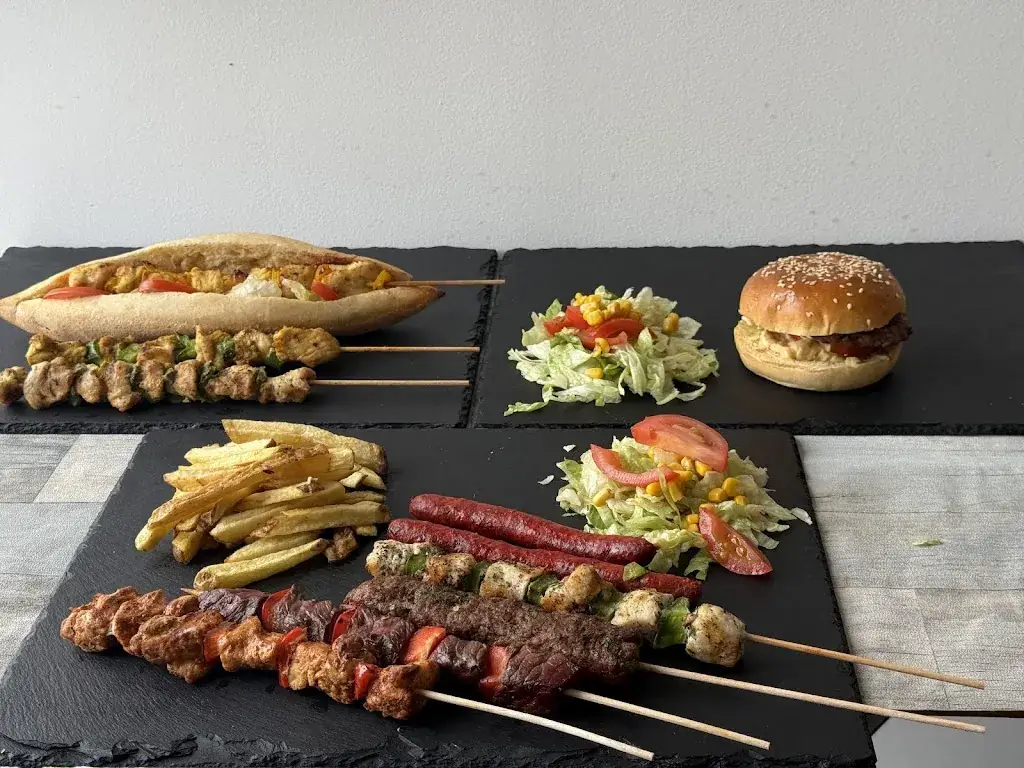 L’Autre Monde Grillade | Grillades au Feu de Bois à La Seyne-sur-Mer – Viandes Halal Françaises de Qualité restaurant in Seyne-sur-Mer