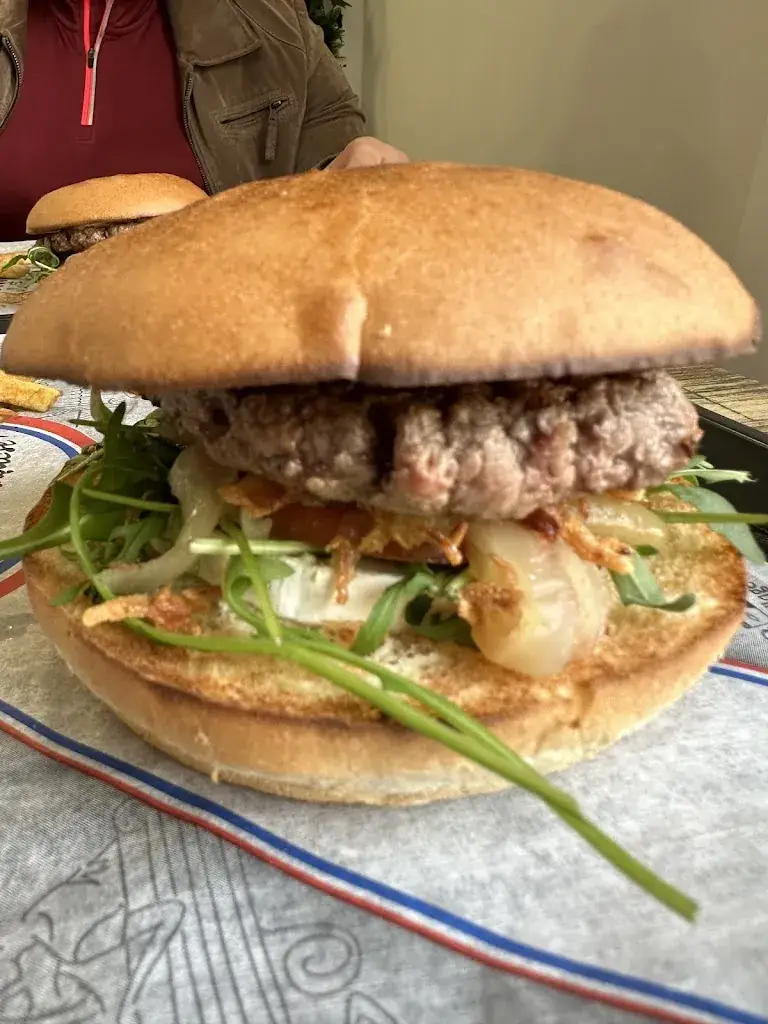 Elaura Garnier_Master Burger Lançon_Lançon-Provence_review