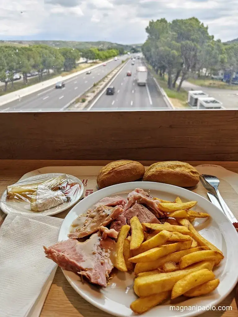 A Table!_Lançon-Provence_slider_image_3