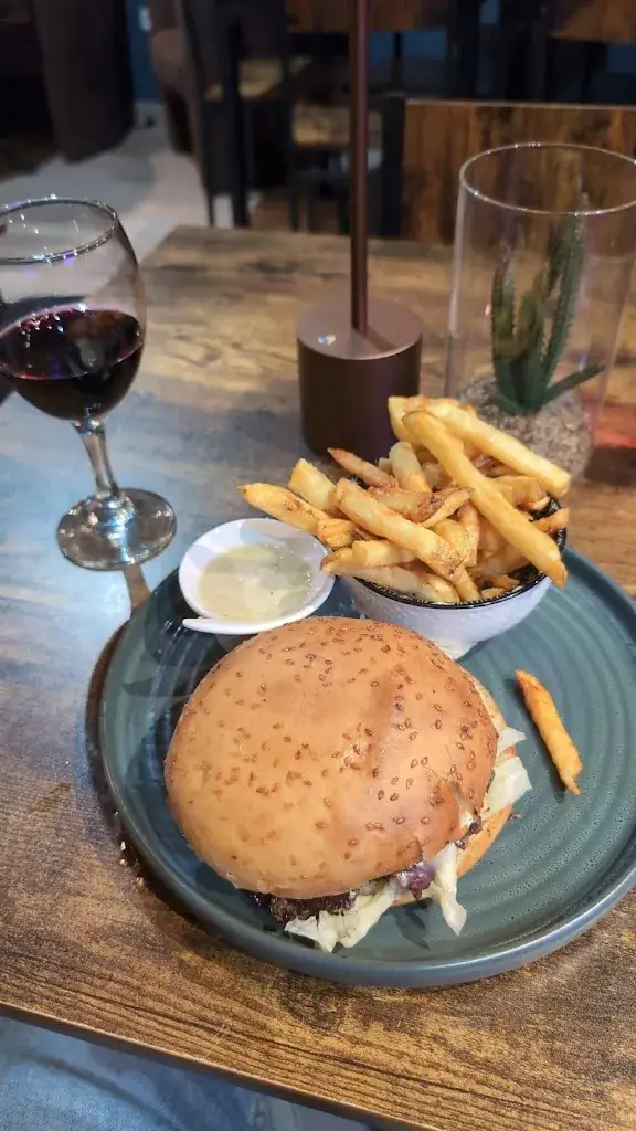 Mat G._Burger industry_Lambesc_review