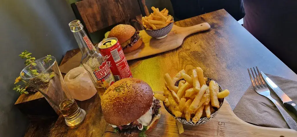 DAVID LIMONE_Burger industry_Lambesc_review