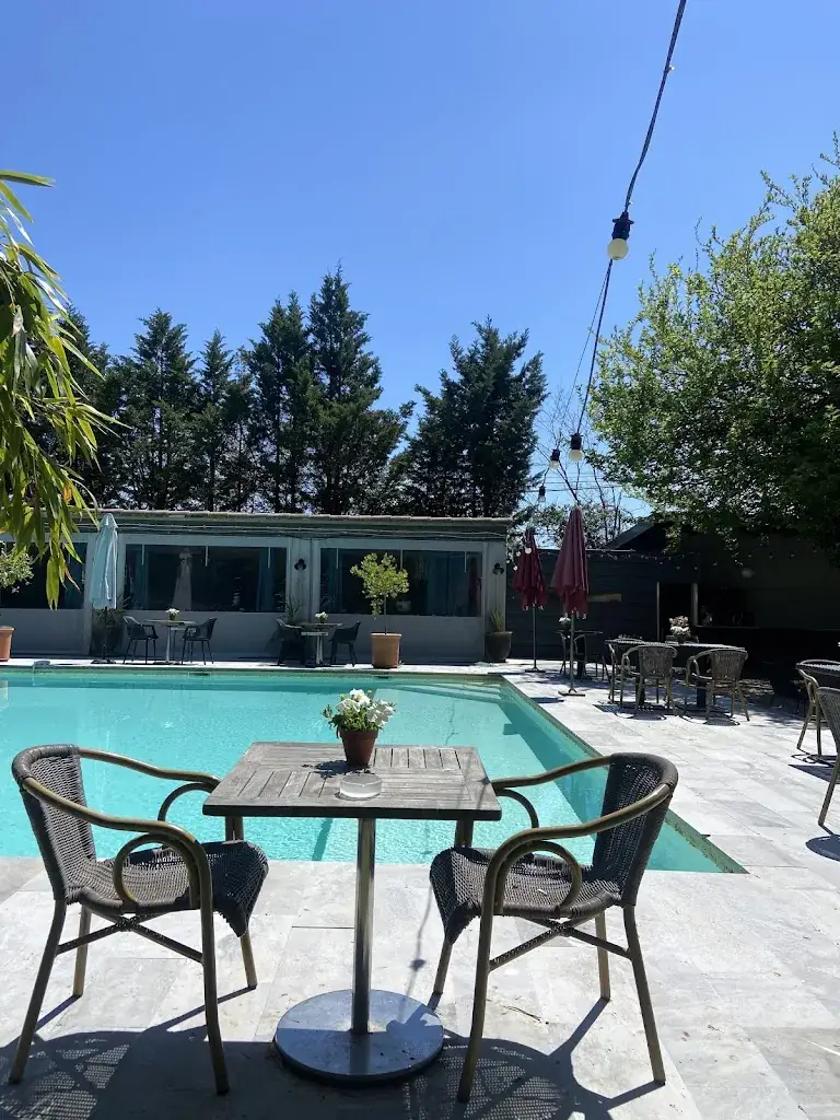 Le Mas des Armieux restaurant in Lambesc